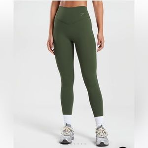 NWT Gymshark Dark Green moss olive Elevate Seamless Leggings Sz M